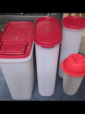 Tupperware Keeper Food Storage Lot Of 4 Ranch, Cereal, Pasta Containers
